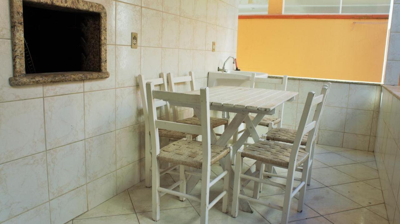 Casa 02 Dorm Na Rua Salmao Villa Bombinhas Bagian luar foto